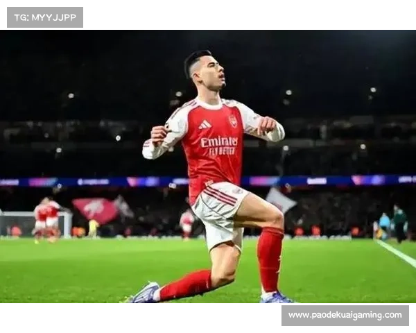 马丁内利谈圣诞领跑：压力化为动力，全队信任主帅战术